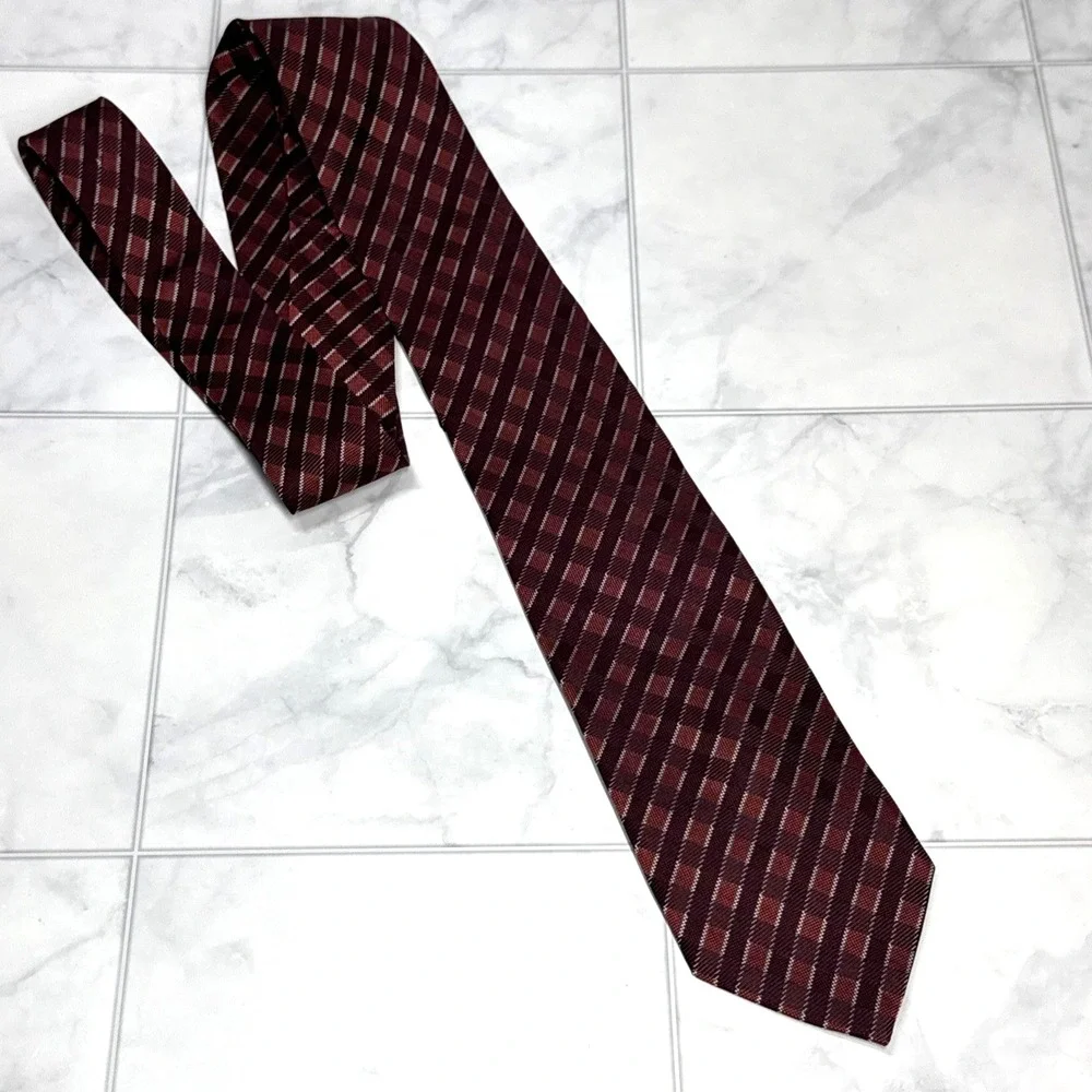 Banana Republic Men's 100% Silk Tie 60